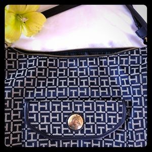 Tommy Hilfiger purse